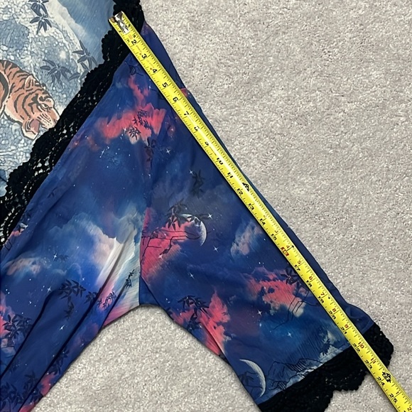 Women’s Torrid Tiger Kimono Sheer Purple Black Lace Kimono Size 1X - Picture 7 of 7